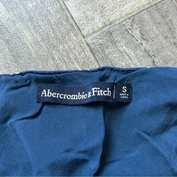 Abercrombie Striped V Neck Crop Tank - Picture 2 of 4